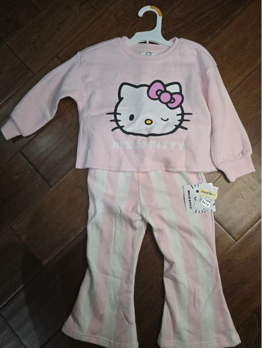 2t brand new hello, kitty sweatsuit, item 419G7